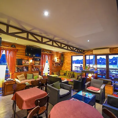 Hostel San Art Floating & Belgrad