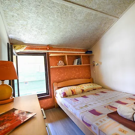 San Art Floating & Hostel Belgrad