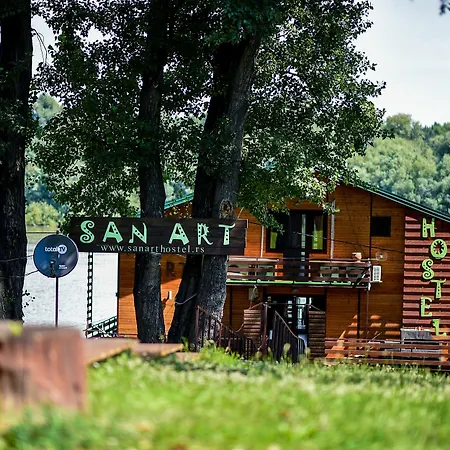 San Art Floating & Hostel *